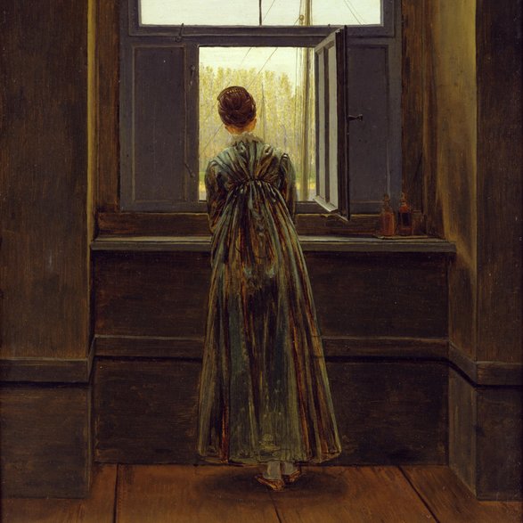 Gemälde einer Frau im Kleid, die, dem Künstler den Rücken zugewandt, in einer Fensternische im Inneren eines Hauses steht und aus dem geöffnete Fenster schaut.